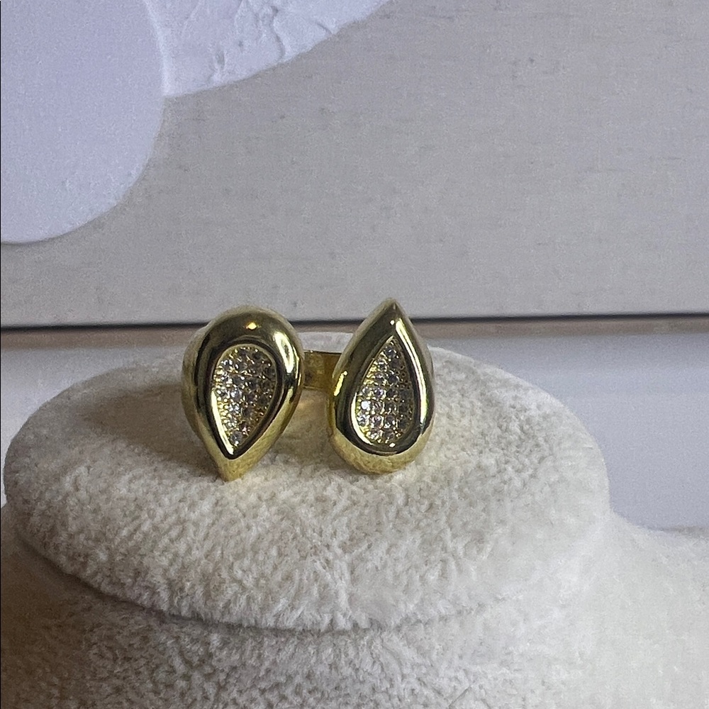 Gold and Silver Teardrop Ring